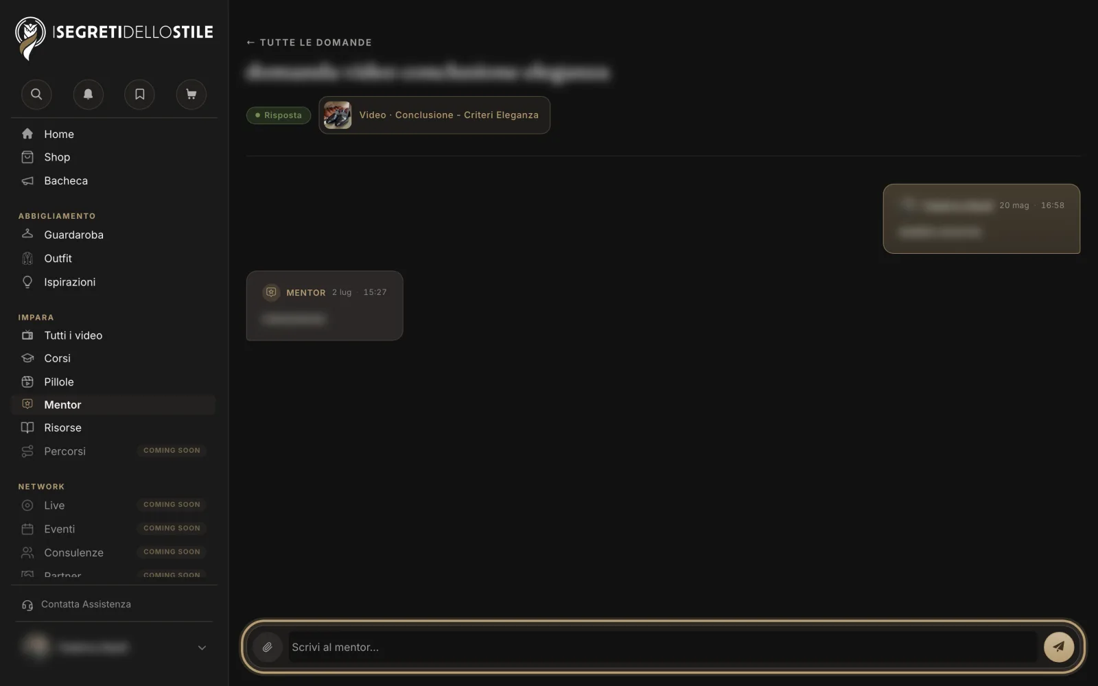Una conversazione: in alto lo stato e il video a cui si riferisce, in basso il campo per rispondere